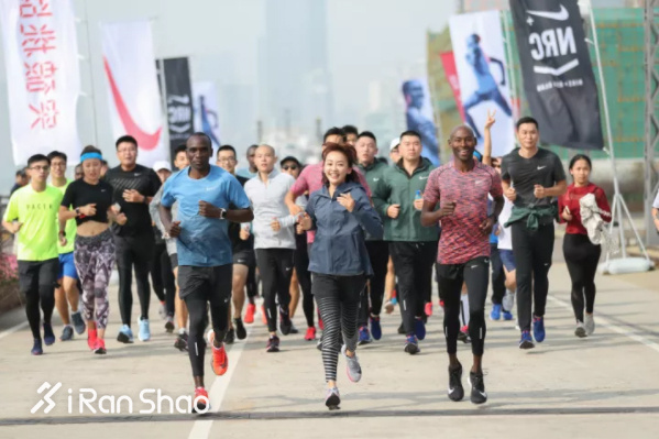 上马上全马 | 刷完帝都二号线不过瘾 陈意涵还要「哈」遍上马