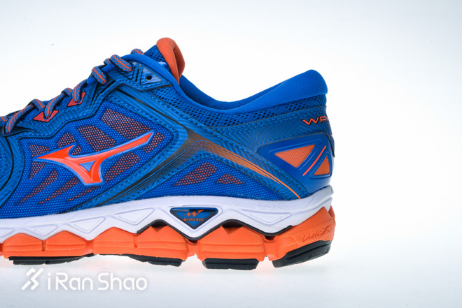 开箱 | Mizuno Wave Sky 可能是最软的美津浓跑鞋