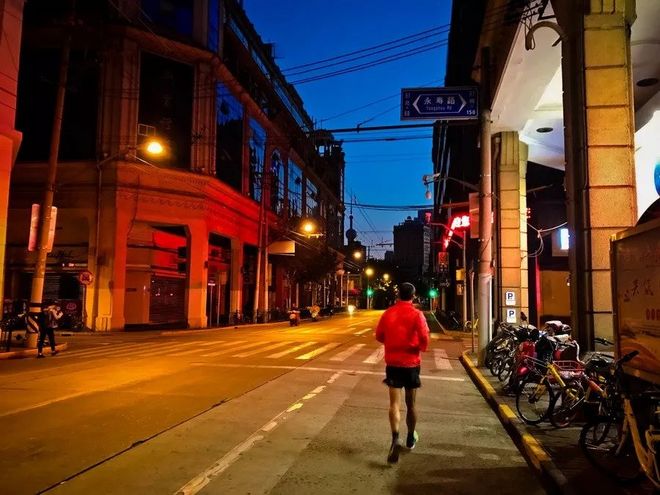 霞飞路的梧桐时光——上马城记