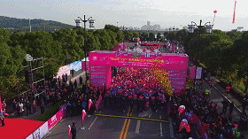 女王云集 | 2017苏州国际女子半程马拉松赛今天华丽开跑！女王跑引领全民狂欢