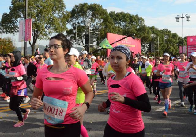 女王云集 | 2017苏州国际女子半程马拉松赛今天华丽开跑！女王跑引领全民狂欢