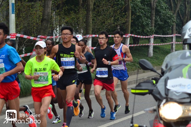 人物 | 上马2:24获国内第三 华东理工大学老师李鹏跃居“上海一哥”
