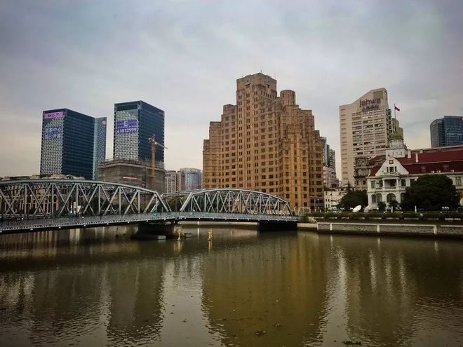 霞飞路的梧桐时光——上马城记