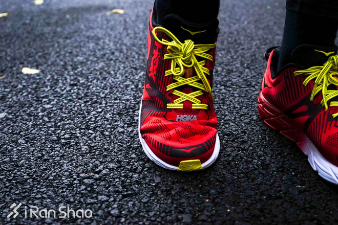 跑鞋 | HOKA ONE ONE TRACER 2 鞋面大换血 表现更出色