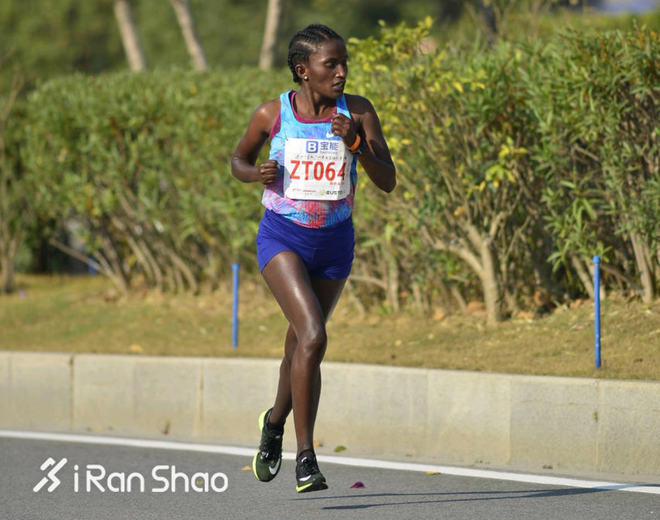 跑鞋战力榜 Vol.04 | 冠军属于美津浓 多威首次以实力登榜