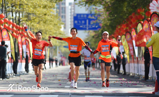 每月推荐 | 2018年的第一声 爱燃烧一月跑步歌单