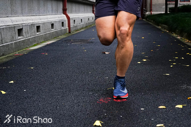 跑鞋 | 深度评测：Nike Zoom Vaporfly 4% vs Nike Zoom Fly 神奇与平庸