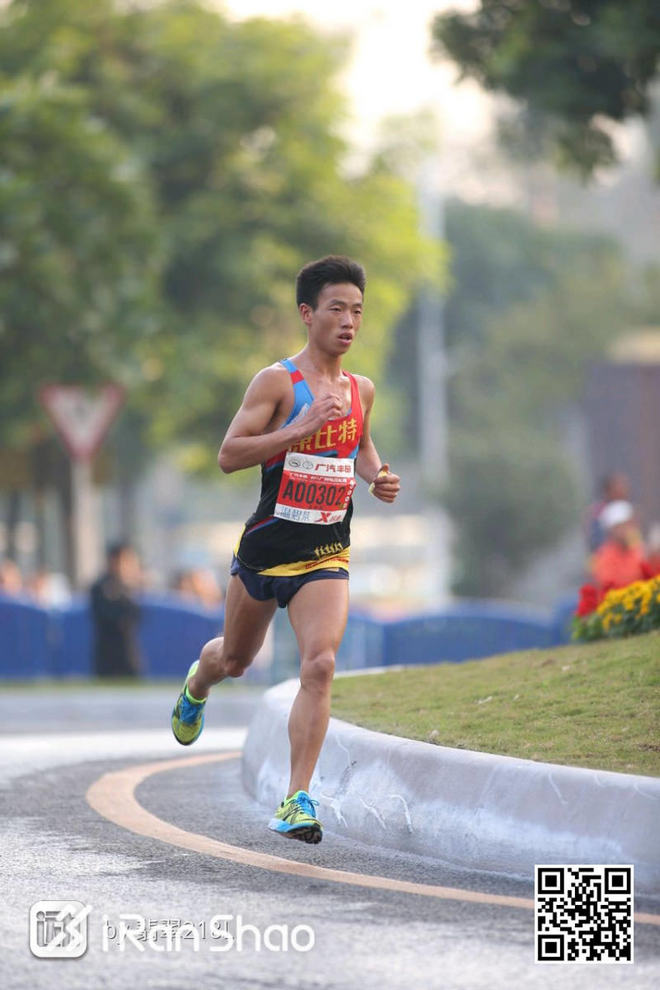 跑鞋战力榜Vol.02 | 光脚不怕穿鞋 adidas到底几时才能上榜