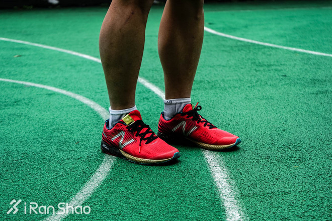 TopX | 热门竞速跑鞋横评：速度与实力的比拼！