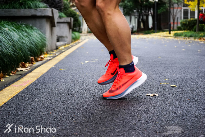 跑鞋 | 深度评测：Nike Zoom Vaporfly 4% vs Nike Zoom Fly 神奇与平庸