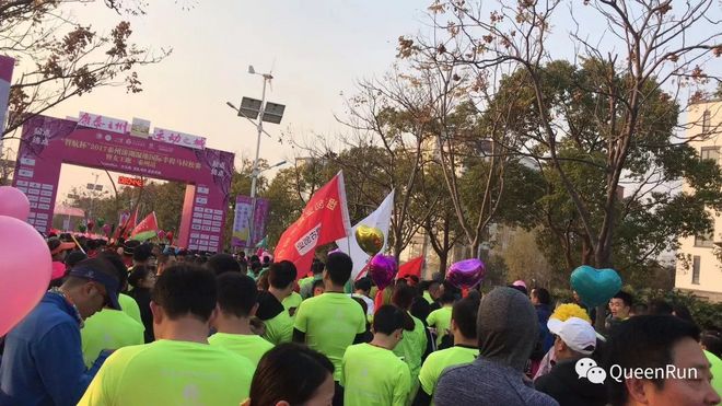 女王跑年度收官之作@”智航杯“2017泰州首届国际半程马拉松今天祥丽开跑、圆满收官