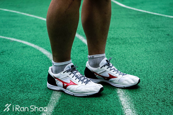 TopX | 热门竞速跑鞋横评：速度与实力的比拼！