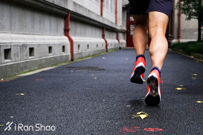 跑鞋 | 深度评测：Nike Zoom Vaporfly 4% vs Nike Zoom Fly 神奇与平庸