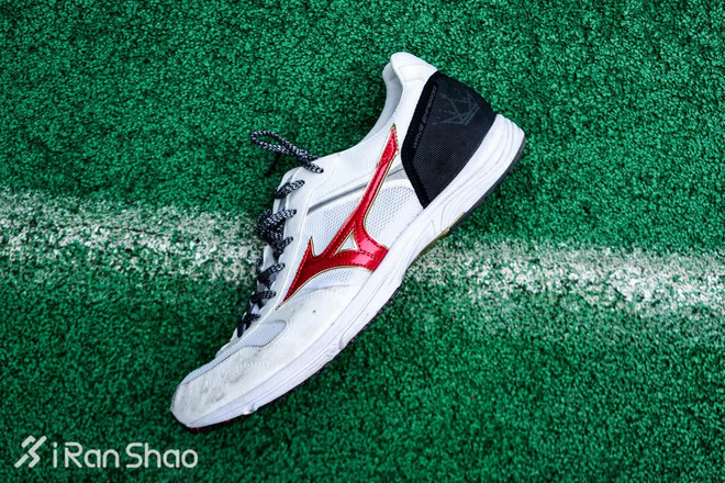 TopX | 热门竞速跑鞋横评：速度与实力的比拼！