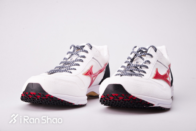 开箱 | Mizuno Wave Emperor Japan 3 马拉松鞋的极致之作