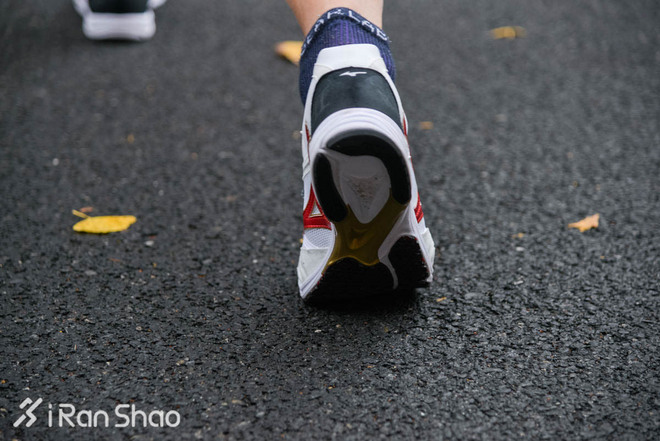 跑鞋 | Mizuno Wave Emperor Japan 3 想要驾驭先练能力