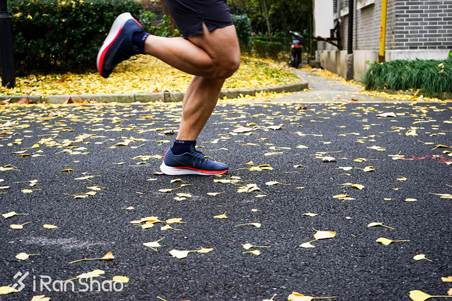 跑鞋 | 深度评测：Nike Zoom Vaporfly 4% vs Nike Zoom Fly 神奇与平庸