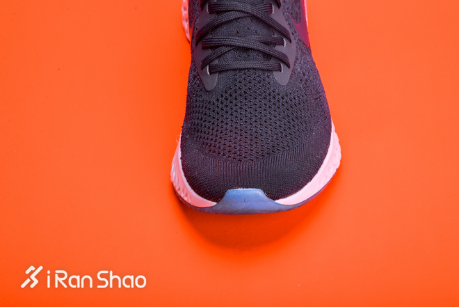 UNBOX | 四位一体的Nike Epic React Flyknit跑鞋开箱视频