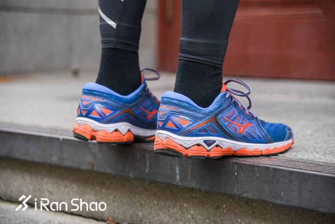 跑鞋 | 顶级缓震坚如磐石 Mizuno Wave Sky深度评测
