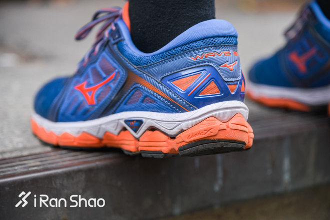 跑鞋 | 顶级缓震坚如磐石 Mizuno Wave Sky深度评测