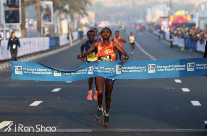 跑鞋战力榜 Vol.09 | 港百跑鞋特辑 迪拜马4%险胜