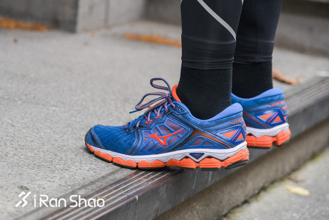 跑鞋 | 顶级缓震坚如磐石 Mizuno Wave Sky深度评测