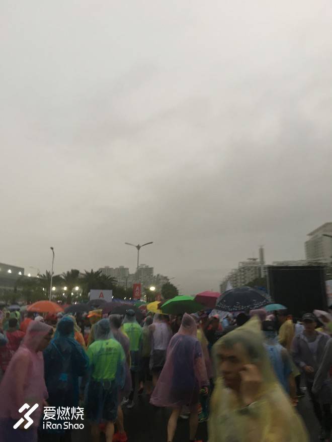 雨越大，跑越欢-2018厦马首跑