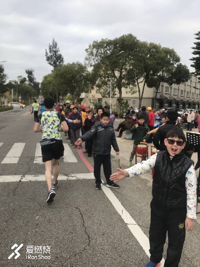 海风、路树、迷彩、风狮爷与英雄岛马拉松故事——记2018年金门马拉松