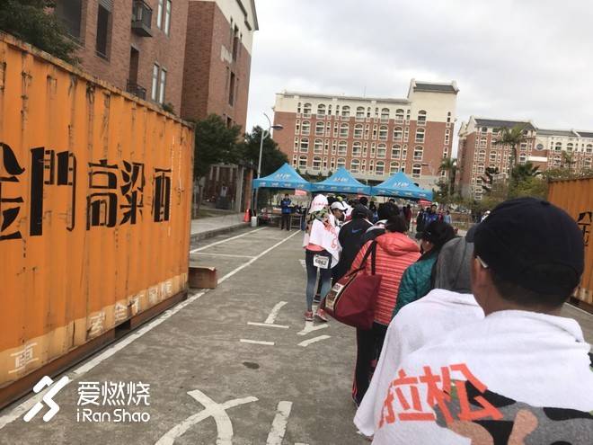 海风、路树、迷彩、风狮爷与英雄岛马拉松故事——记2018年金门马拉松