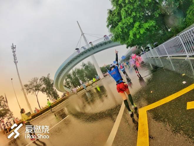 最美不是“厦”雨天 是我们不妥协的双眼——2018厦门马拉松