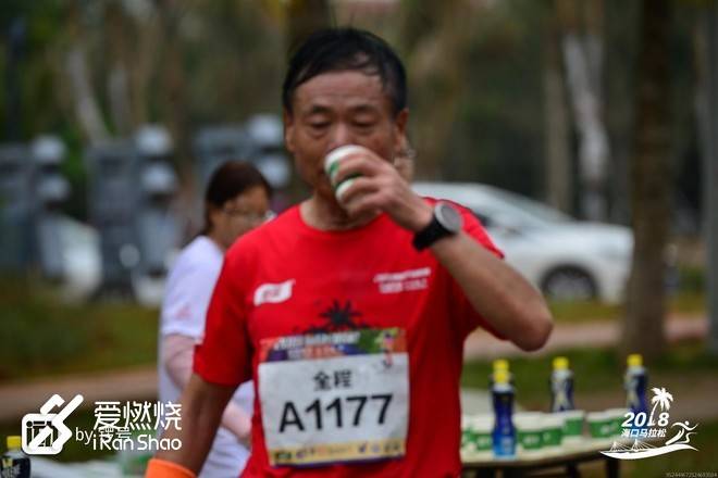 厦马雨洒情暖  海马天地人和