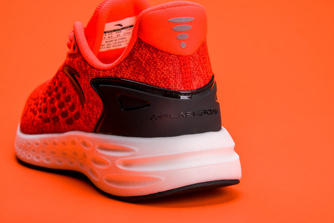 开箱 | 安踏A-FLASHFOAM跑鞋 值得期待的国产慢跑鞋