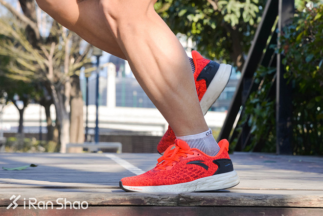 跑鞋 | 安踏A-FLASHFOAM跑鞋评测 一双足够让人满意的慢跑鞋