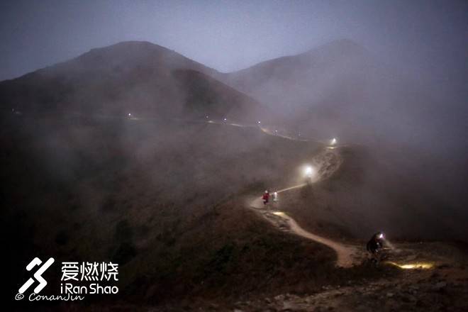 港百参战连三载，初心依旧知情深