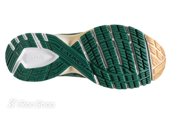 一周新鲜装备资讯 | 运动品牌越来越青睐女性 2018年第一桩运动商标侵权案尘埃落定