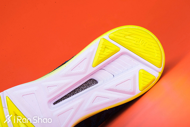 UNBOX |  熟悉的陌生品牌：两双361度海外版轻量跑鞋开箱视频