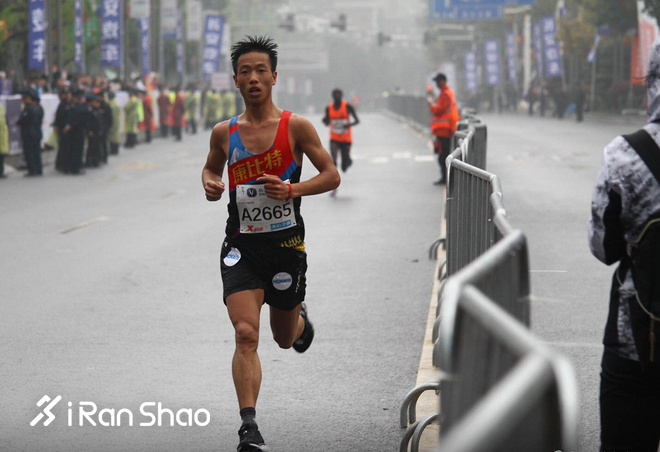 赛道速读 | 上半年国内马拉松第一次大井喷 董国建李子成收获冠军