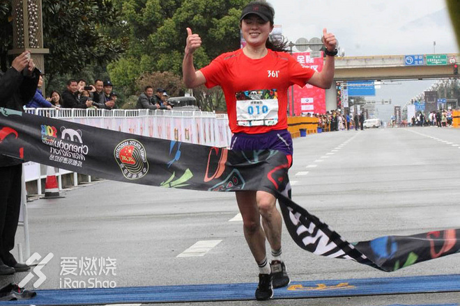 跑鞋战力榜 Vol.14 | 国产跑鞋两度上榜 14岁女孩散着鞋带拿走半马冠军