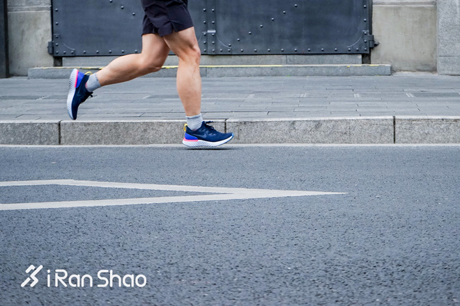 跑鞋 | 弹出新未来 Nike Epic React Flyknit跑鞋评测