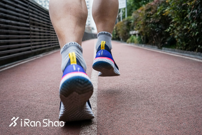 跑鞋 | 弹出新未来 Nike Epic React Flyknit跑鞋评测