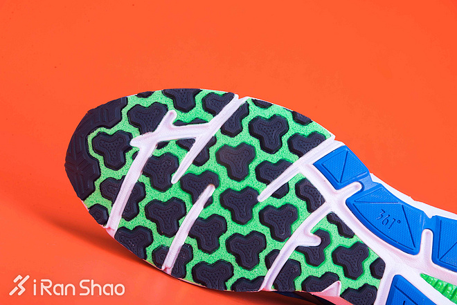 UNBOX |  熟悉的陌生品牌：两双361度海外版轻量跑鞋开箱视频