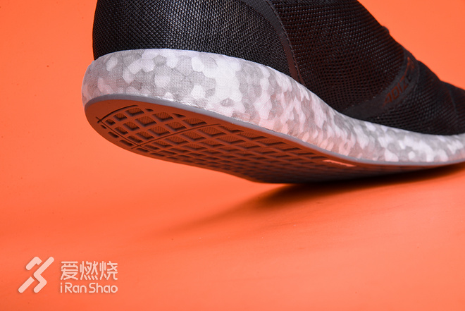 UNBOX | 新型boost材料出山，揭开adidas adizero SUB2的神秘面纱