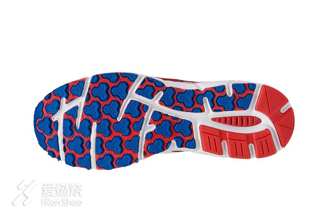 跑鞋战力榜 Vol.14 | 国产跑鞋两度上榜 14岁女孩散着鞋带拿走半马冠军