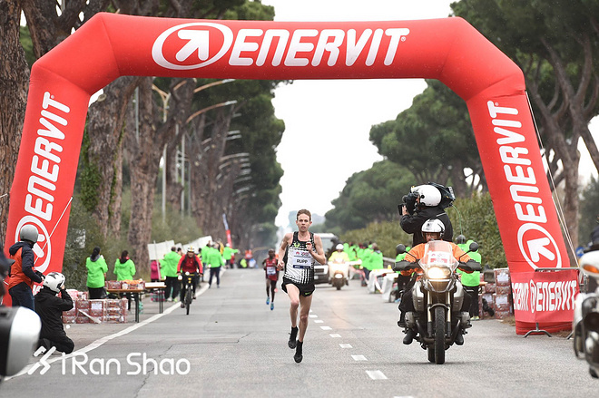 跑鞋战力榜 Vol.13 | 多威再度上榜 女子冠军多爱adios boost 3