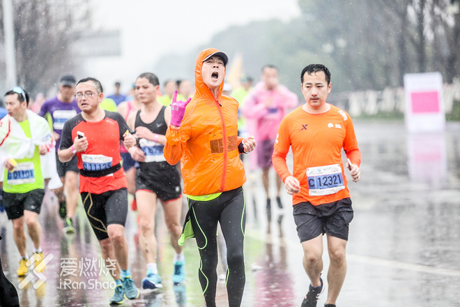 视频 | 花开花落又一年 2018无锡马拉松探路视频
