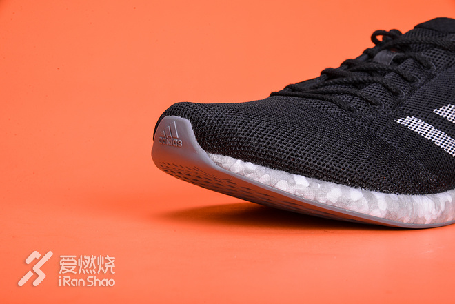 UNBOX | 新型boost材料出山，揭开adidas adizero SUB2的神秘面纱
