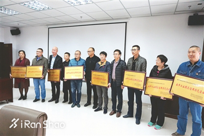 一周新鲜装备资讯 | 亚瑟士发力跑鞋业务 阿迪达斯或将推出联名手机