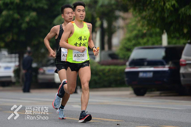 跑鞋战力榜 Vol.14 | 国产跑鞋两度上榜 14岁女孩散着鞋带拿走半马冠军