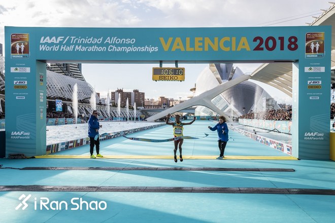 热点 | 2018半马世锦赛视频回顾：女子打破一项世界记录 男子跑出极速5KM