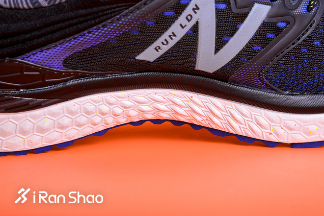 开箱 | New Balance 2018伦敦马拉松纪念款跑鞋大赏